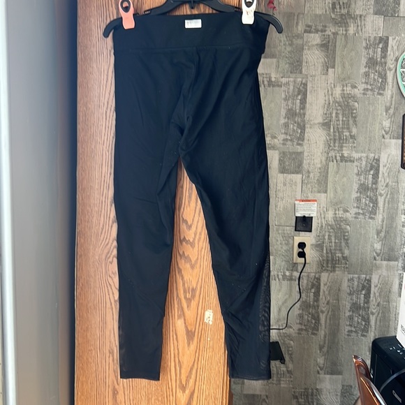 Victoria Secret pink leggings - Picture 4 of 6